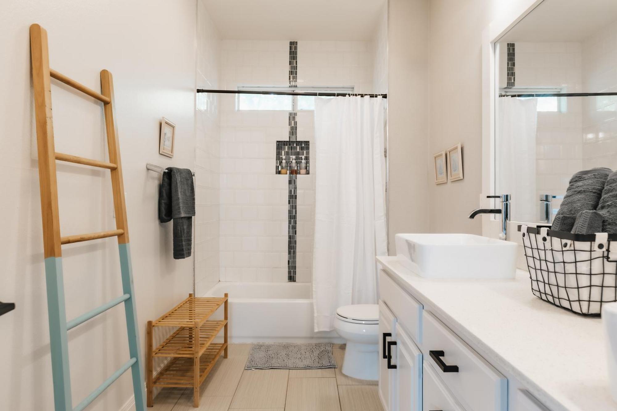 Stylish Downtown Escape, Walk To Brewery -Pool & Relaxation Villa Остин Екстериор снимка