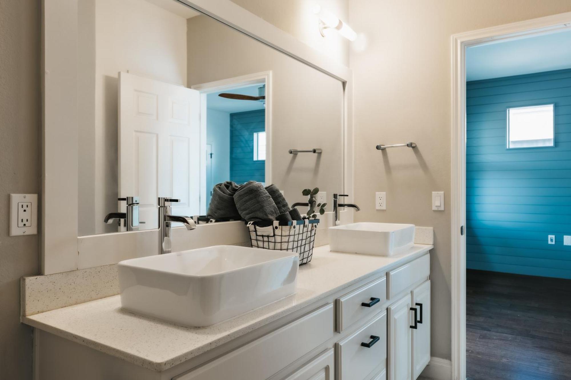 Stylish Downtown Escape, Walk To Brewery -Pool & Relaxation Villa Остин Екстериор снимка